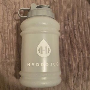 V1 stone grey hydrojug with updated lid